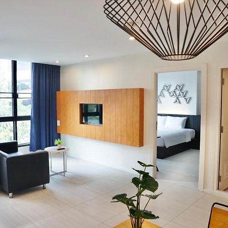 130 Hotel & Residence Bangkok Extérieur photo