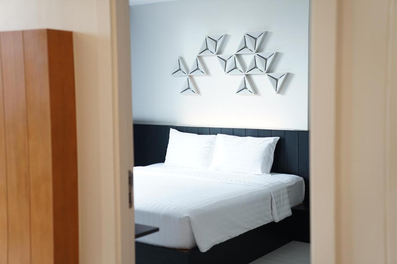 130 Hotel & Residence Bangkok Extérieur photo