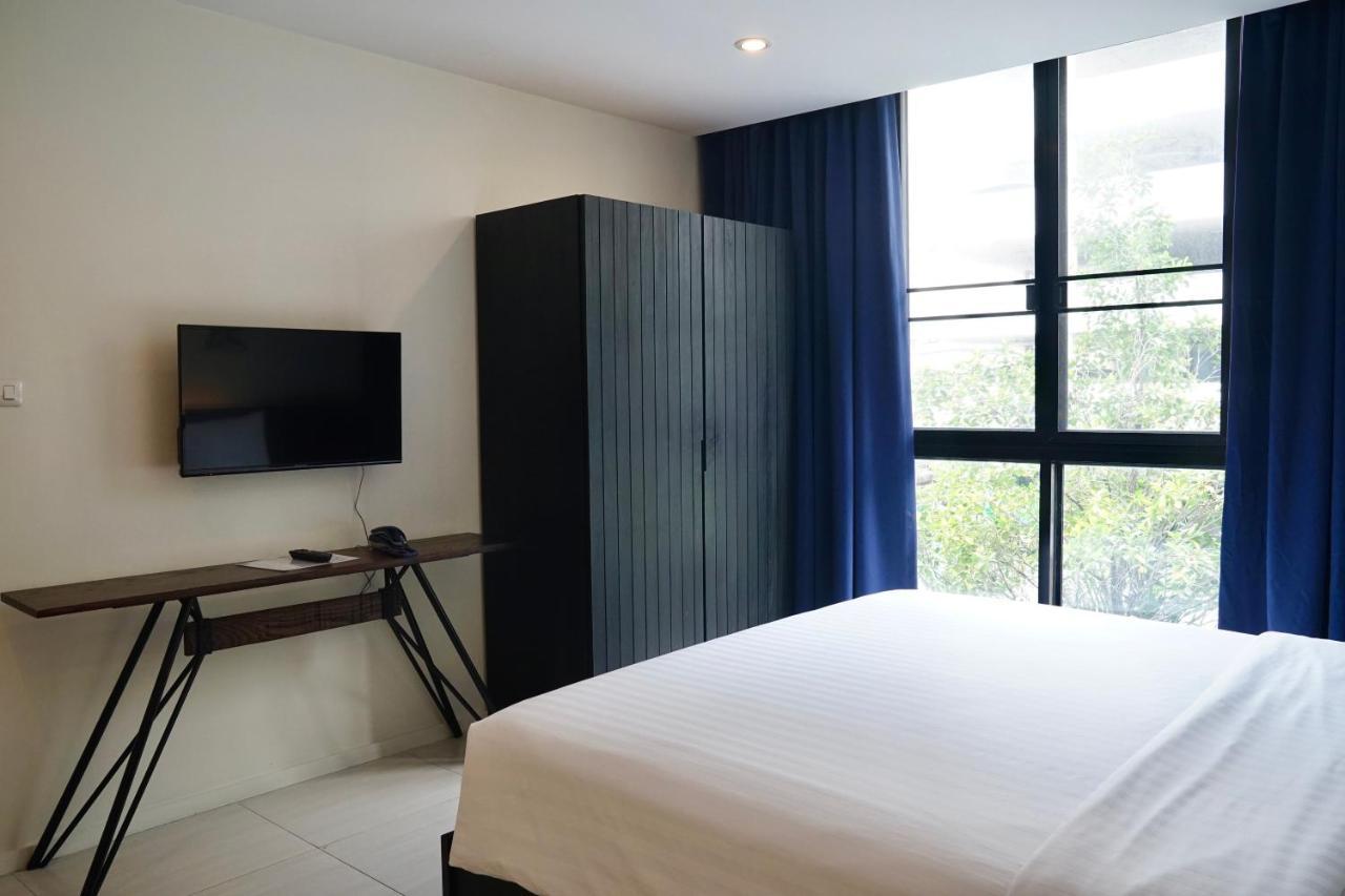 130 Hotel & Residence Bangkok Extérieur photo