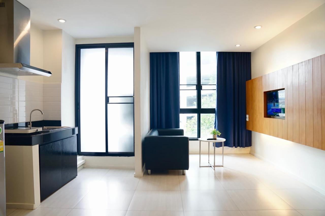 130 Hotel & Residence Bangkok Extérieur photo