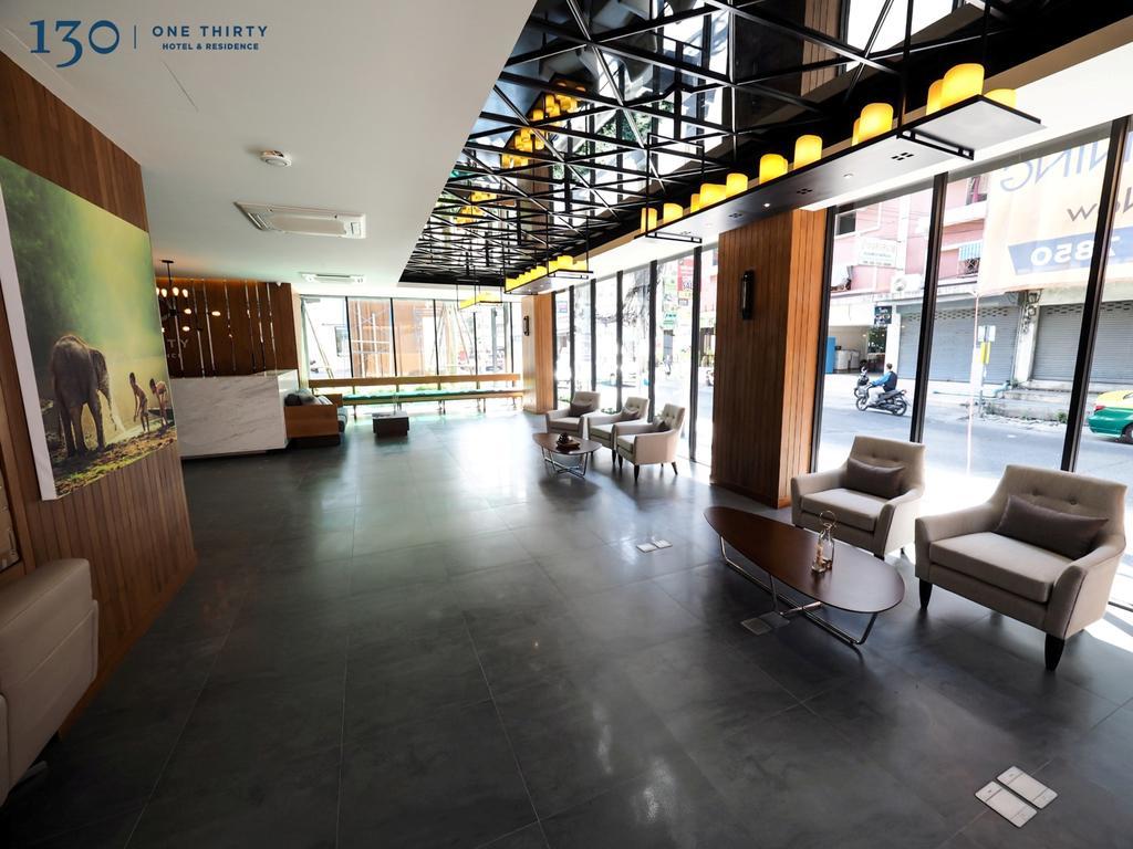 130 Hotel & Residence Bangkok Extérieur photo