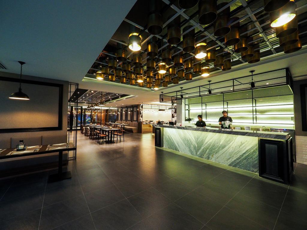 130 Hotel & Residence Bangkok Extérieur photo