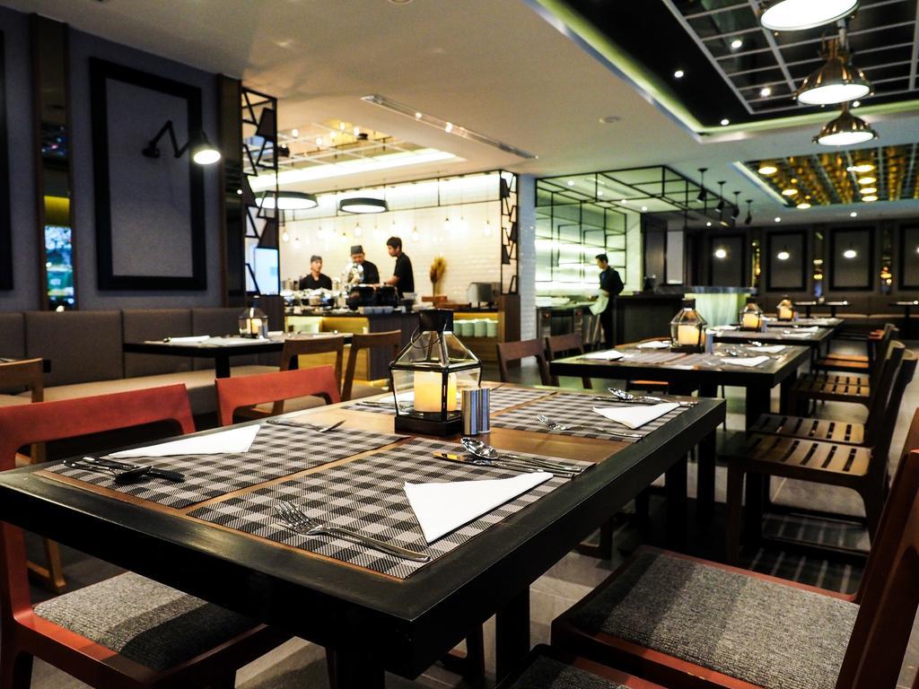130 Hotel & Residence Bangkok Extérieur photo